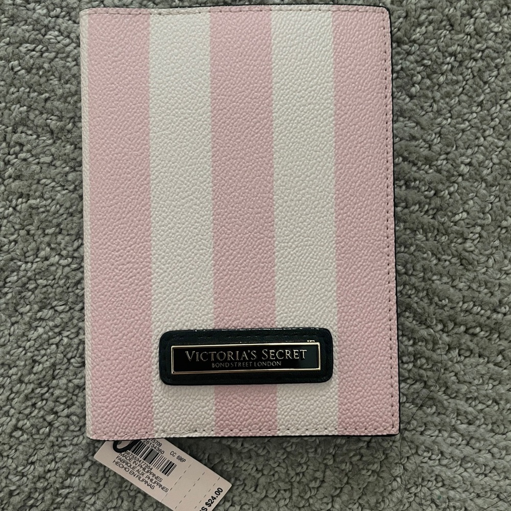 NWT Victoria’s Secret Passport Case